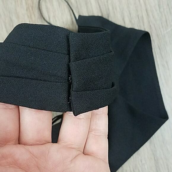 NWT Nasty Gal black Medium plunging halter top - Picture 6 of 6